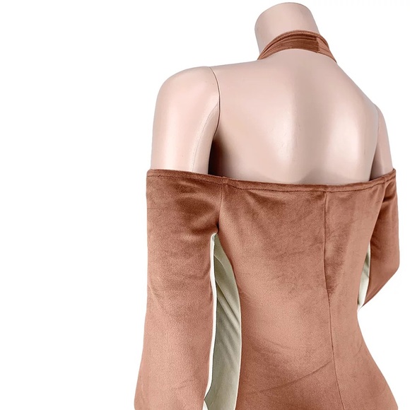 🚨BRAND NEW🚨Jumpsuit - Picture 3 of 5